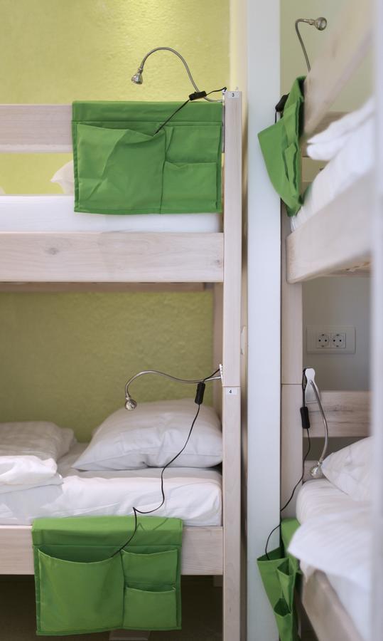 Windward Hostel Zadar Buitenkant foto