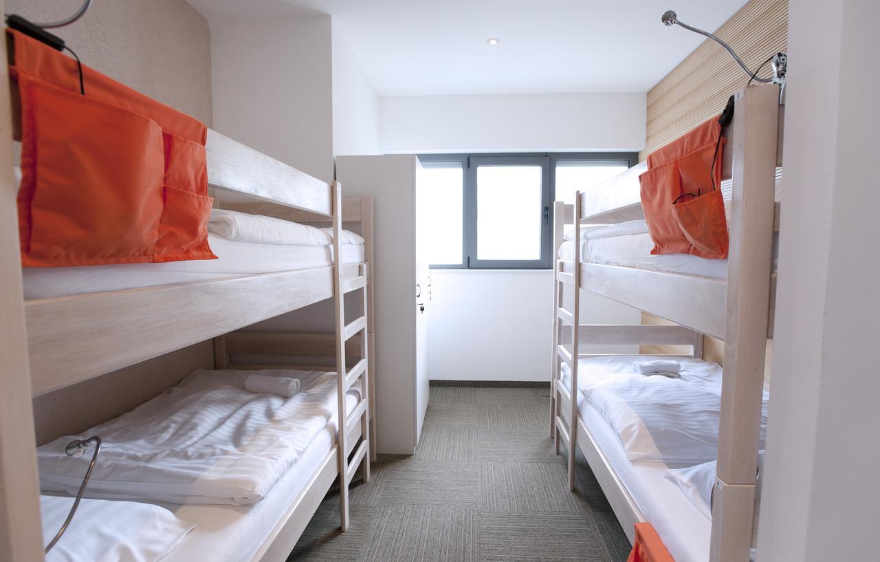 Windward Hostel Zadar Buitenkant foto