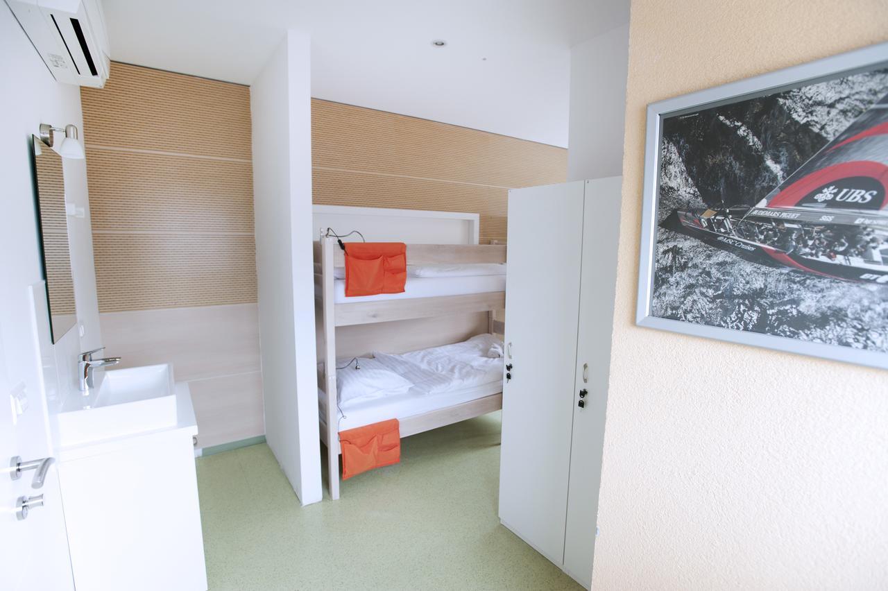 Windward Hostel Zadar Buitenkant foto