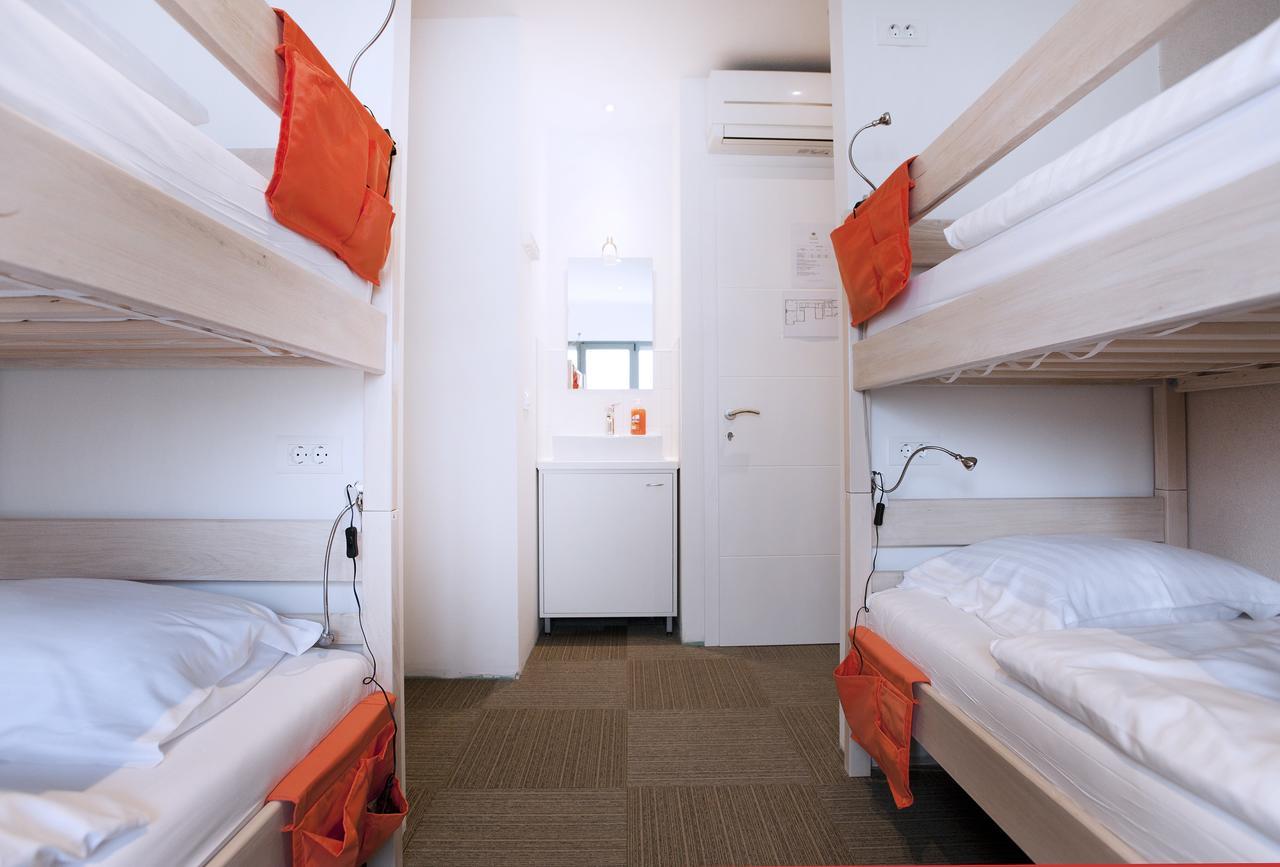 Windward Hostel Zadar Buitenkant foto