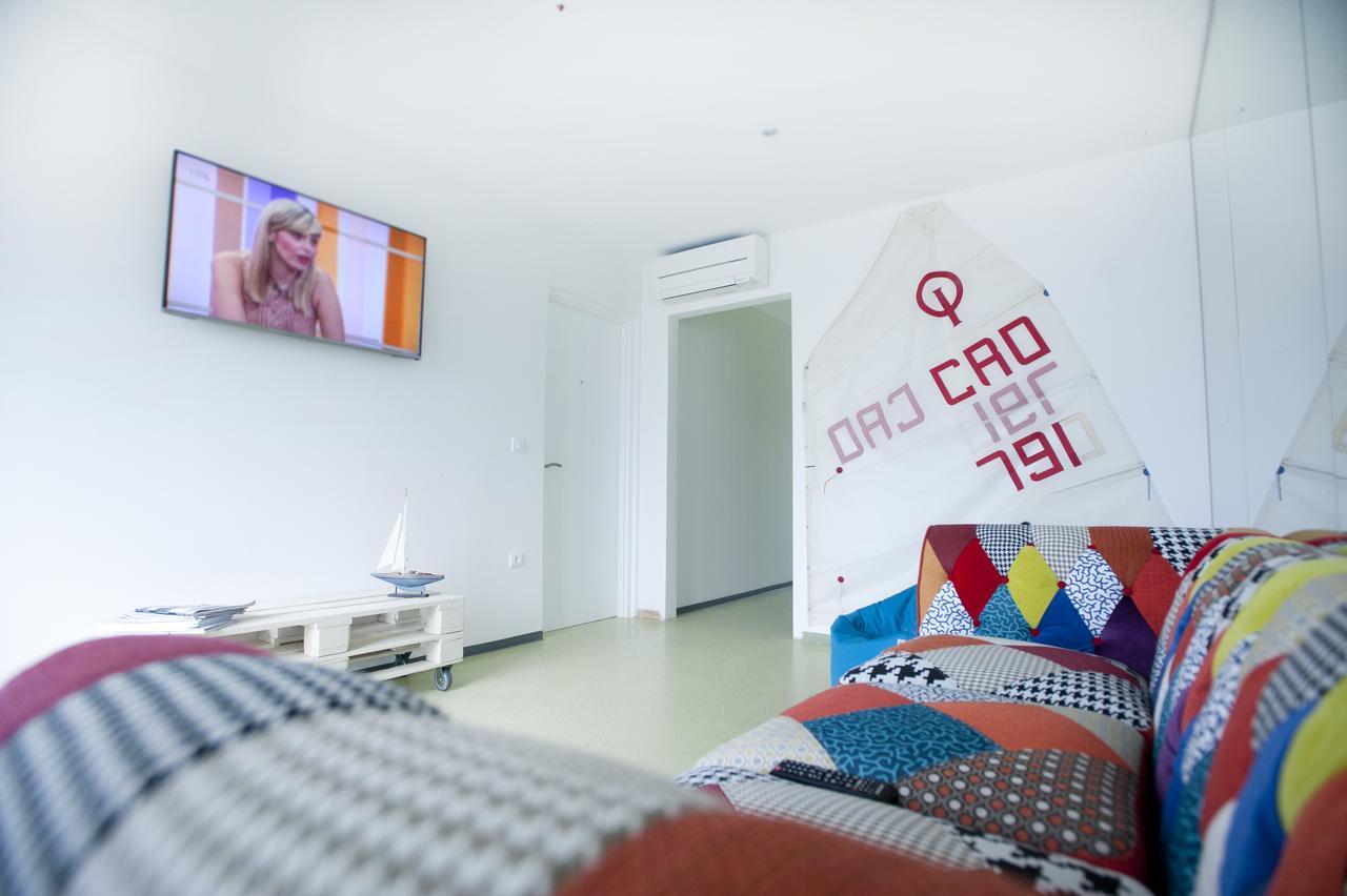 Windward Hostel Zadar Buitenkant foto