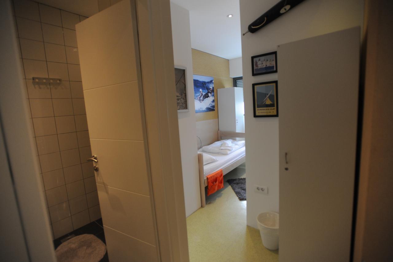 Windward Hostel Zadar Buitenkant foto