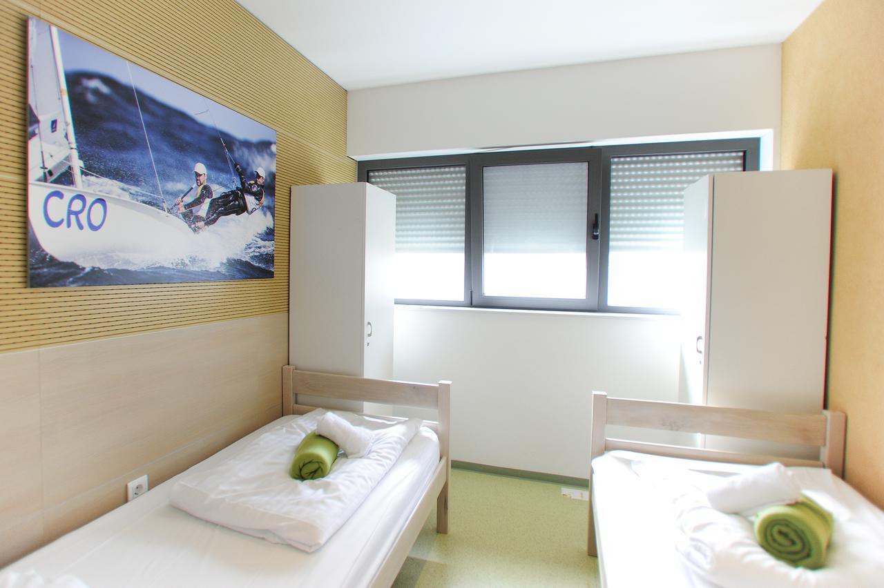 Windward Hostel Zadar Buitenkant foto